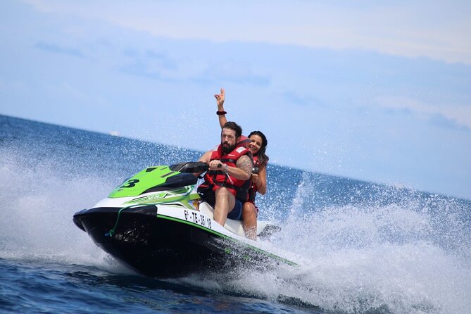 1 hour Jet Ski Safari - The safety setup: life jackets and a guide who keeps order