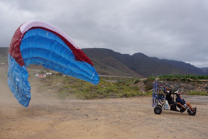20 Minute Private Paratrike Flight over Tenerife South - The 20 Minutes in the Air: Pilot Control and an Exact Timing Promise