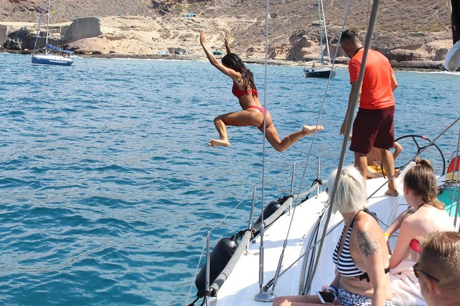 3 Hours All Inclusive Whale and Dolphin Whatching Yacht Trip - Getting on Board at Club Náutico Puerto Colón de Adeje