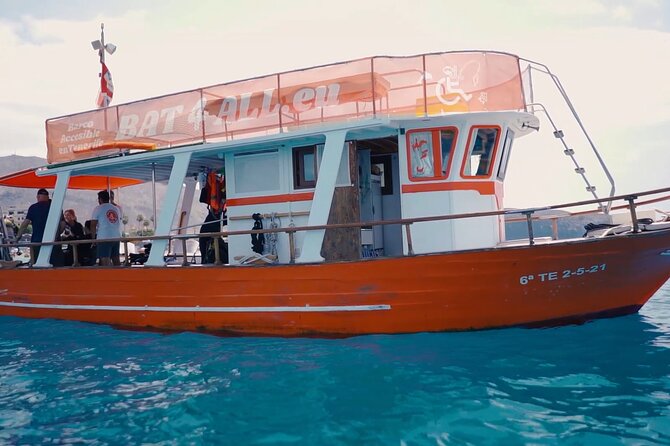 3-Hours Shared Tour to Accessible Boat en Canary Island - What you do on the water: snorkeling and sea life spotting