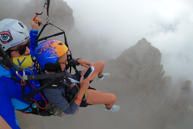 Acrobatic Paragliding Flight with Spanish Champion in Tenerife - The 20 to 25 Minute Flight: Spins, Wing Overs, and Views That Actually Move