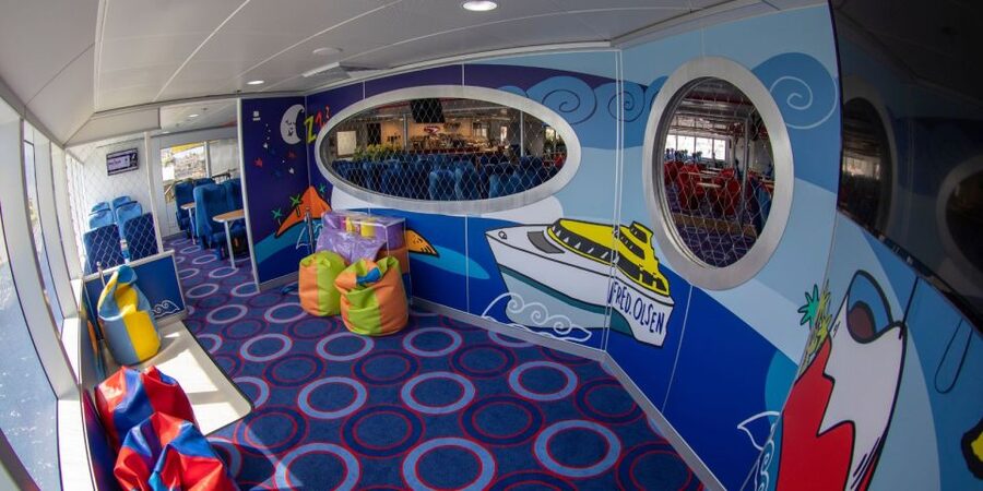 Canary Islands: Gran Canaria to Tenerife Ferry Ticket - Inside Fred. Olsen Express: Comfort, Service, and Entertainment