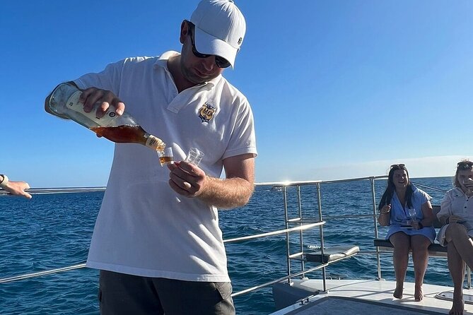 CATAMARAN OCEAN CRUISE TOUR, Food & Drinks included! - Comfort on the water: seasickness, ginger, and practical prep