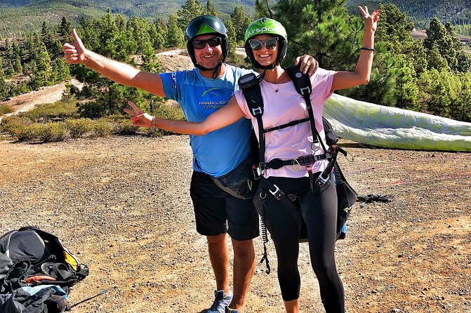 GOLD paragliding flight including videos/photos, t-shirt and a bottle of Cava - HD Photos and GoPro Videos, Plus the Cava and T-Shirt