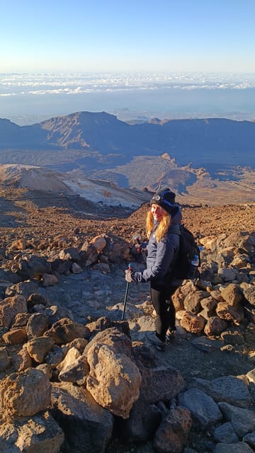 Hiking Summit of Teide by night for a sunrise and a Shadow - Gear that keeps you warm (and makes the rocks less annoying)