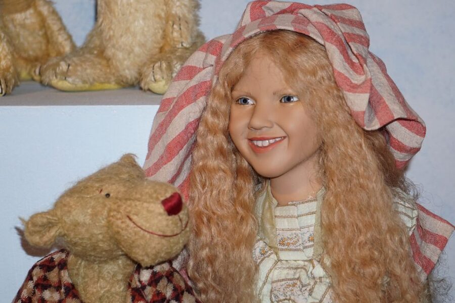 Icod de los Vinos: ARTlandya Doll World Entry Ticket & Tour - A Doll Museum on Tenerife with Tropical Gardens and Teide Views