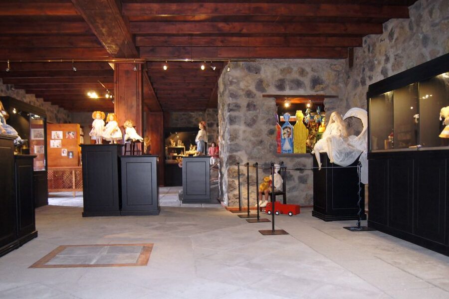 Icod de los Vinos: ARTlandya Doll World Entry Ticket & Tour - The 400-Doll Route Through Multiple Exhibition Rooms