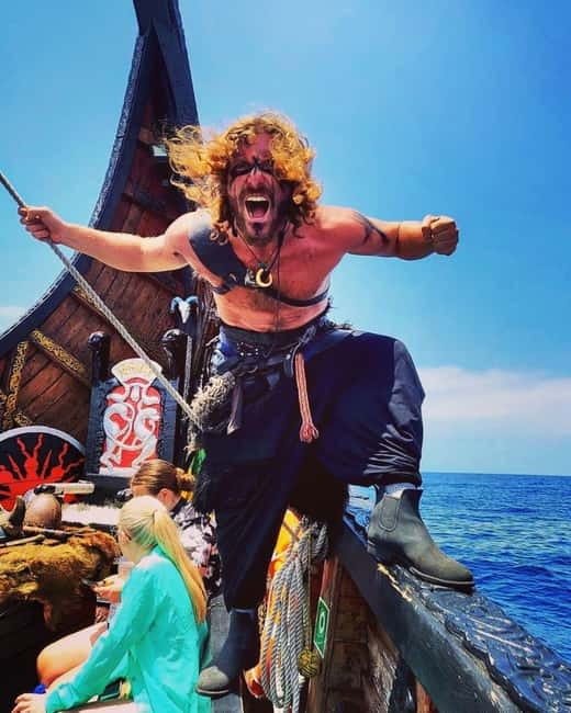 Los Cristianos: Whale Watching Cruise w/Swim Stop & Drinks - Key highlights to look for
