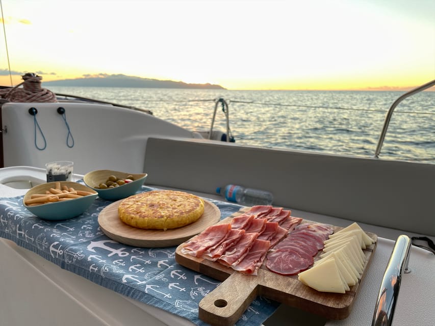 Los Gigantes: Private Sailing Tour with Swim, Drink, & Tapas - Key points to know before you go