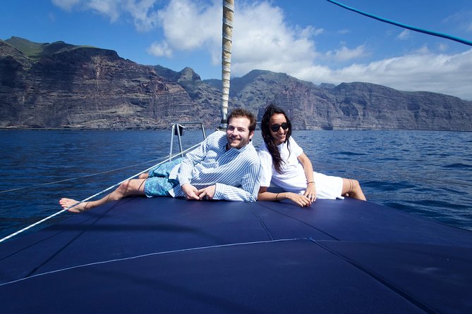 Los Gigantes Whale Watching Charter by Sail Boat - Lunch, snacks, and drinks: included, and built for different diets
