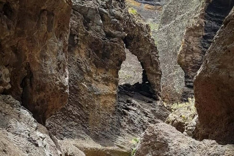 MASCA GORGE Trail: Guided Hike - Water taxi to Los Gigantes: the cliffs are the real show