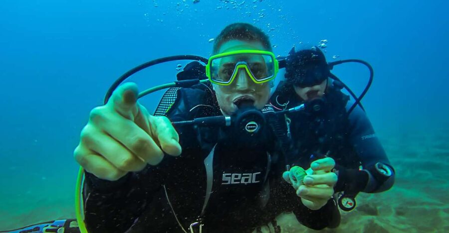 PADI Open Water Course in 3 Days - Day 1: Video, Exam, and Confined-Water Skill Practice
