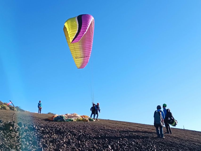 Paragliding in Puerto de la Cruz: start from 2200m high - Landing on the Beach and Getting Back to Puerto de la Cruz