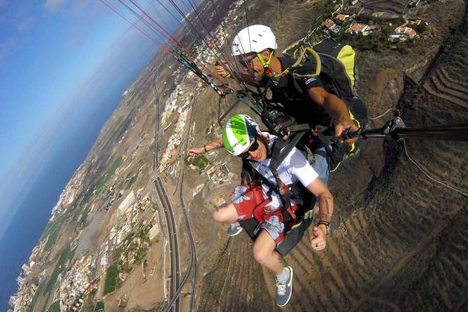Paragliding Tandem Flight in Tenerife South ¡HOLA! - Getting ready: walking a bit, running a bit, and staying warm