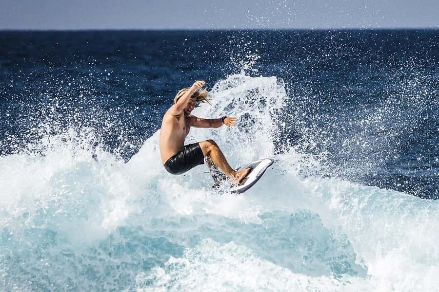 Playa de las Américas : Group Surf Lesson - Playa de las Américas, a practical choice for surf beginners and upgraders