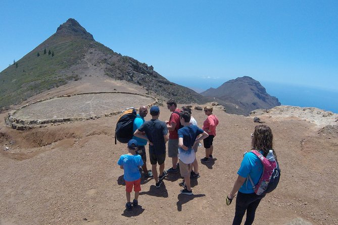 Premium Paragliding in Tenerife : Photos, videos and pickup included - Pilots, safety brief, and the optional stunt session