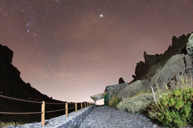 Private stargazing trip in Teide - The people side: clear explanations and a friendly guide approach