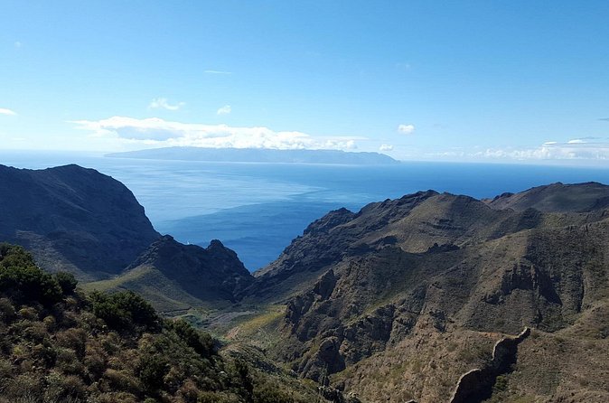 Private VIP Tour Tenerife Magic Circle - El Palmar de Vejer drive-through farmland views