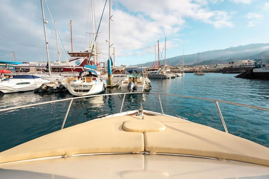 Puerto Colón: Coastal Boat Cruise with Swimming and Snacks - Dock 5, Bellamar, and what a 7-passenger boat day feels like
