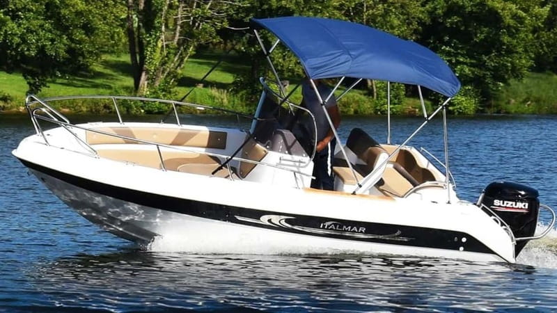 Puerto Colon: License-Free Self-Drive Boat in Tenerife - Gate 3 Check-In, Briefing, and Meeting the Team