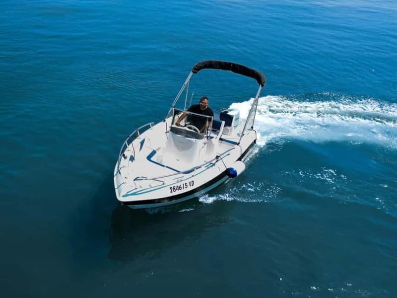 Puerto Colon: License-Free Self-Drive Boat in Tenerife - Music, the Fridge, and Staying Comfortable in Tenerife Heat