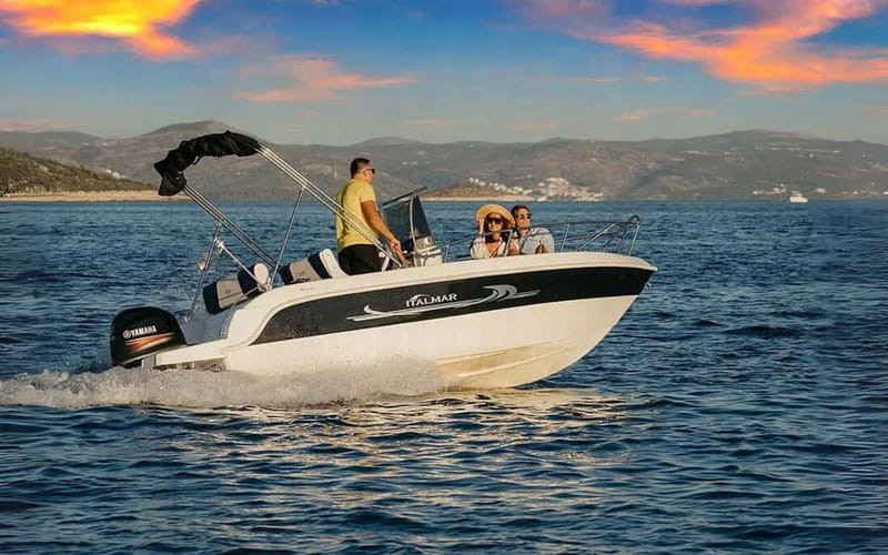 Puerto Colon: License-Free Self-Drive Boat in Tenerife - A Quick Checklist to Avoid Small-Day Frustration