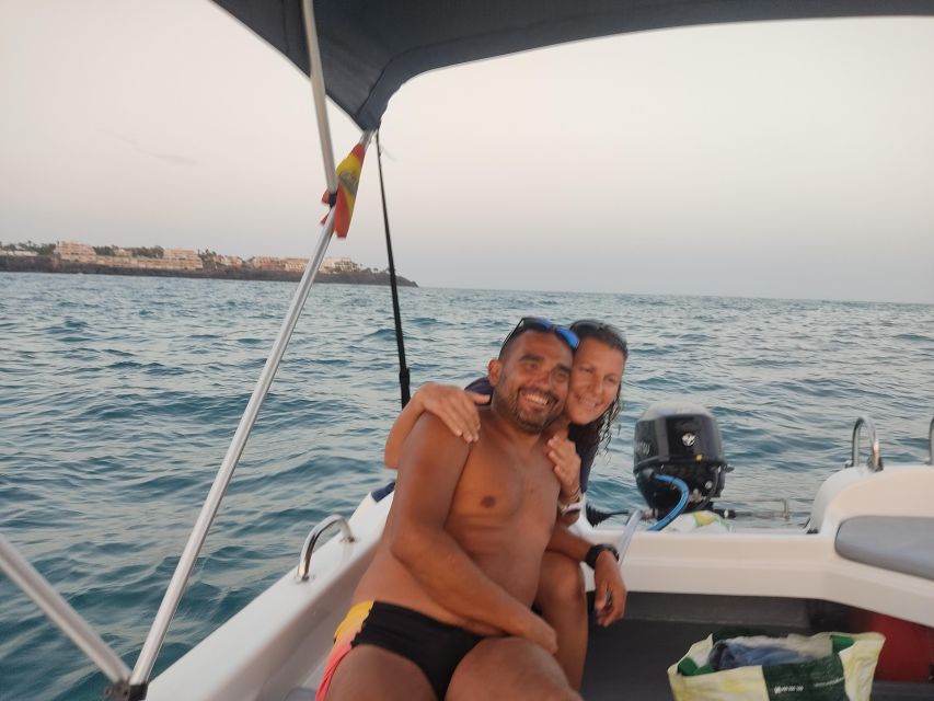 Rent a Boat with No License, Self Drive - Price for Up to Two, and When to Consider the Skipper Option