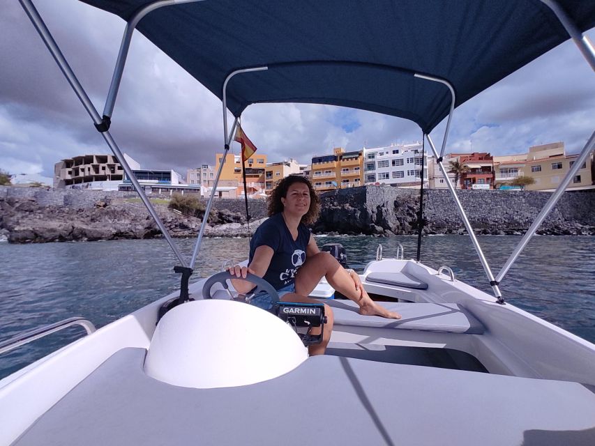 Rent a Boat with No License, Self Drive - The 10-Minute Safety Briefing, and Why It Sets the Tone