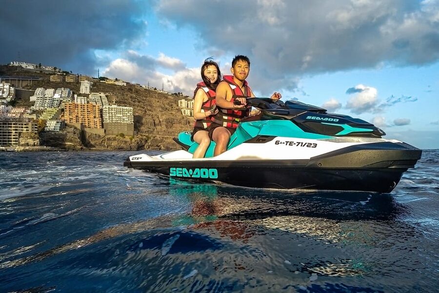 Ride the Atlantic Ocean - What the instructor really gives you: limits, navigation rules, and calm confidence