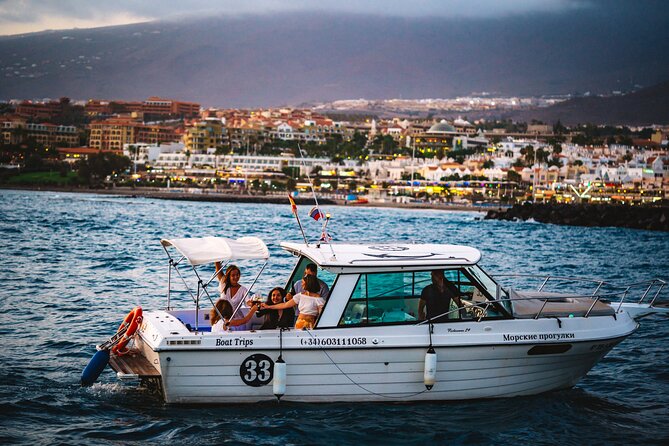 Romantic night ocean boat trip for 2 - What You Get on Board at Barco 33 (Snacks, WiFi, and Drinks)