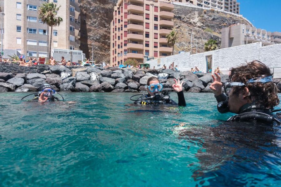 Santa Cruz de Tenerife: PADI Introductory Dive - Why Radazul Bay is such a smart choice for first-time scuba