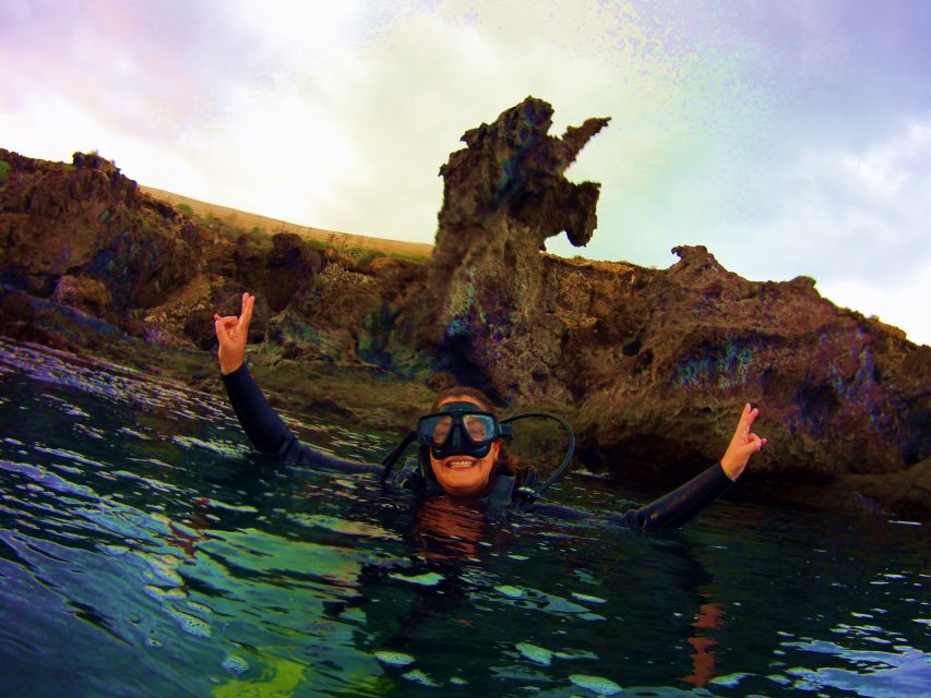 Snorkeling in a Volcanic Bay - Your 1-hour snorkeling session: how the instructor experience changes what you see