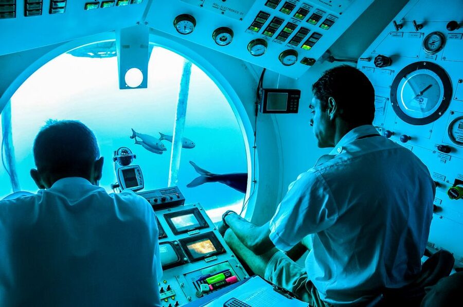 Southern Tenerife: 50-Minute Submarine Dive - Going down to 30 meters, sitting on the seabed, and how the experience works