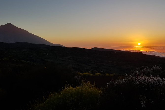 Teide by Night: Sunset & Stargazing with Telescopes Experience - Sunset above the clouds: the part you will remember