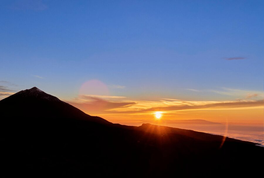 Teide: Guided Sunset & Stargazing Tour by Night with Dinner - From pickup to return, the day’s rhythm is tight (in a good way)
