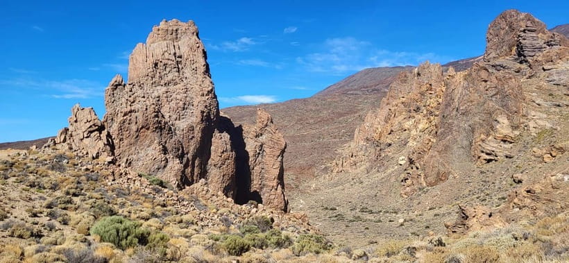 Teide National Park and Vilaflor ; local wine tasting - Entering Teide National Park: Pico Viejo, Roques de García, and the Parador area