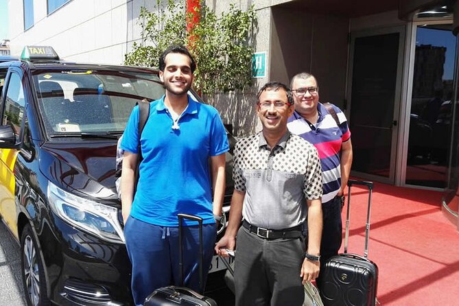 Tenerife Airport Transfer from South Airport (Reina Sofia) to North Area Hotels - What to expect at the pickup desk