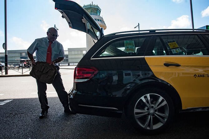 Tenerife Airport Transfer from South Airport (Reina Sofia) to North Area Hotels - Vehicle choices for groups, and what that means for your day