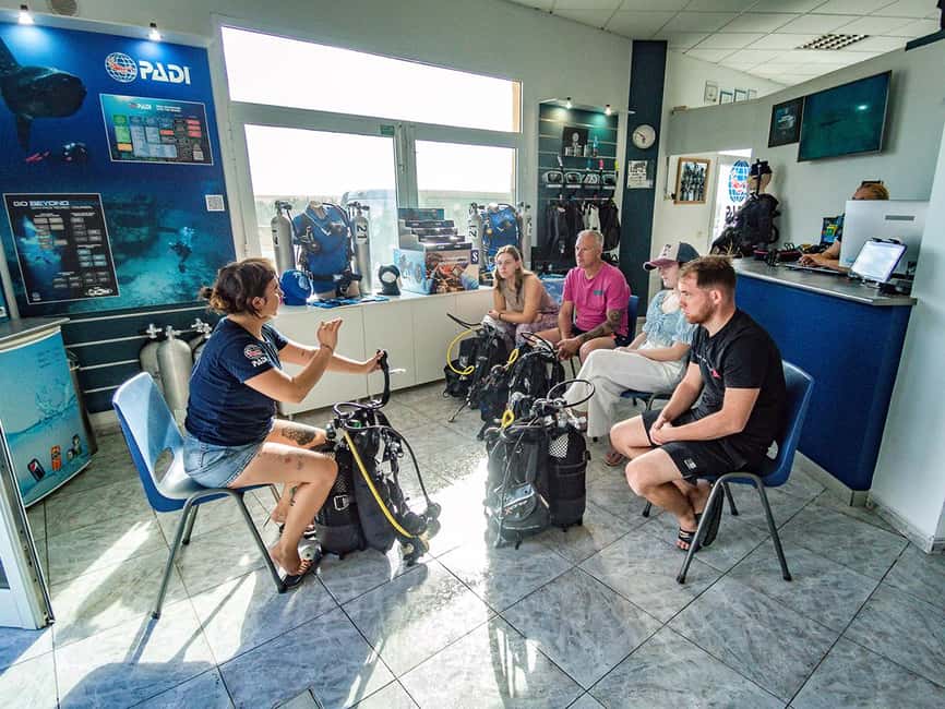Tenerife: Beginner Scuba Diving Experience with Pickup - Your underwater time in Tenerife, what you might see, and how the guide helps