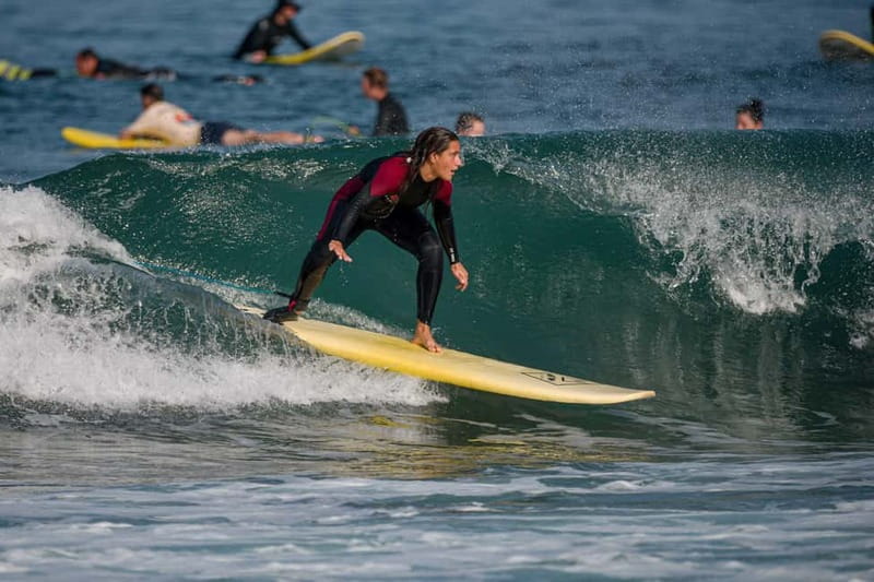 Tenerife : clases de surf para principiantes y intermedios - Small group energy: up to 6 people, and it shows