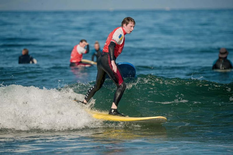 Tenerife : clases de surf para principiantes y intermedios - Value: about $38 for two hours with gear and insurance