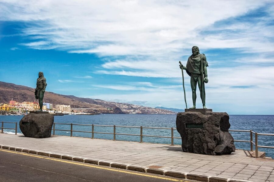 Tenerife: Complete Island Tour with Masca - La Orotava Historic Quarter: Balconies, Town Center Squares, and a Church Stop