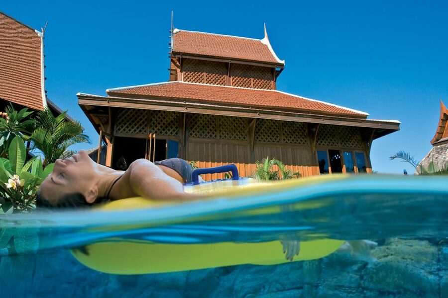 Tenerife: Loro Parque & Siam Park Entry Ticket with Transfer - Siam Park: Thailand-themed thrills with a queue reality check