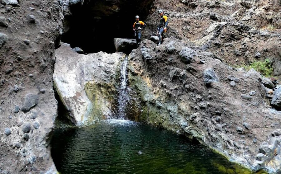 Tenerife: Los Carrizales Water Canyoning Tour - Meeting point at C. Carrizal Bajo, 9, and how the day starts
