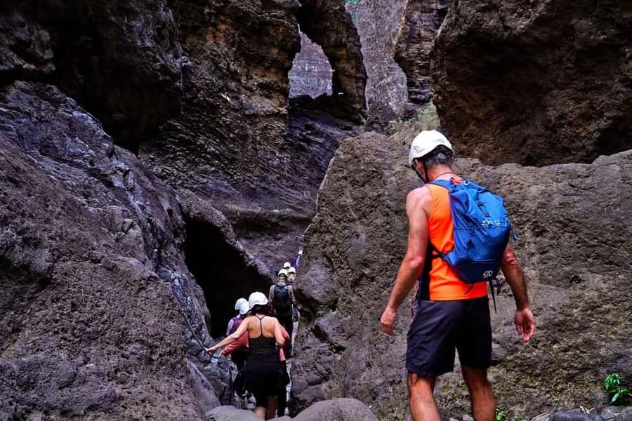 Tenerife : Masca ravine: Descent & boat trip - The Masca ravine descent: demanding, but guided in a smart way