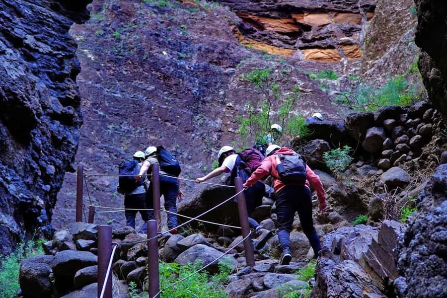 Tenerife : Masca ravine: Descent & boat trip - Masca village time at the bottom, and the no-bathing reality