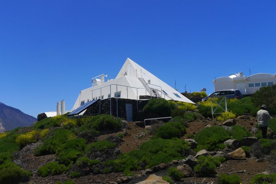 Tenerife: Mount Teide Observatory Astronomical Tour - Entering the Teide Observatory Grounds With a Real Guide, Not Just a Handout