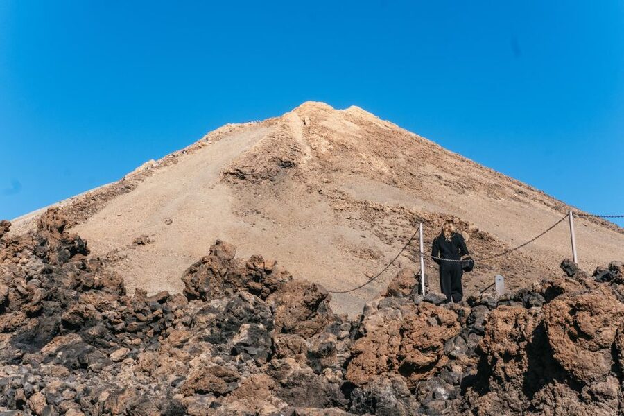 Tenerife: Mount Teide Summit Hiking Adventure with Cable Car - Cable Car Ride Tips: Wind, Cold, and Timing Your Photos