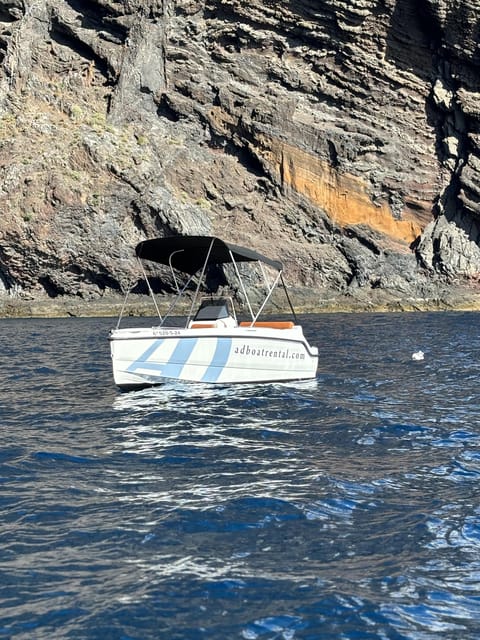 Tenerife: rent a boat without license - The Compass 160e experience: comfort you feel right away