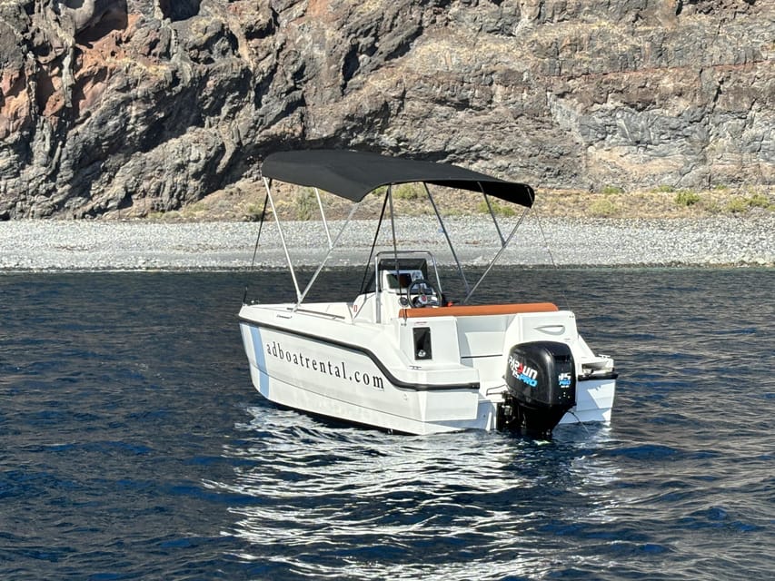 Tenerife: rent a boat without license - Snorkeling in the south, what to expect on your swim stop